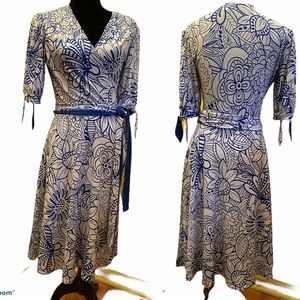 Donna Morgan Faux Wrap Dress with Belt Sz: 6 EUC